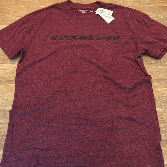 NWT Ambercrombie t-shirt small - Picture 1 of 6